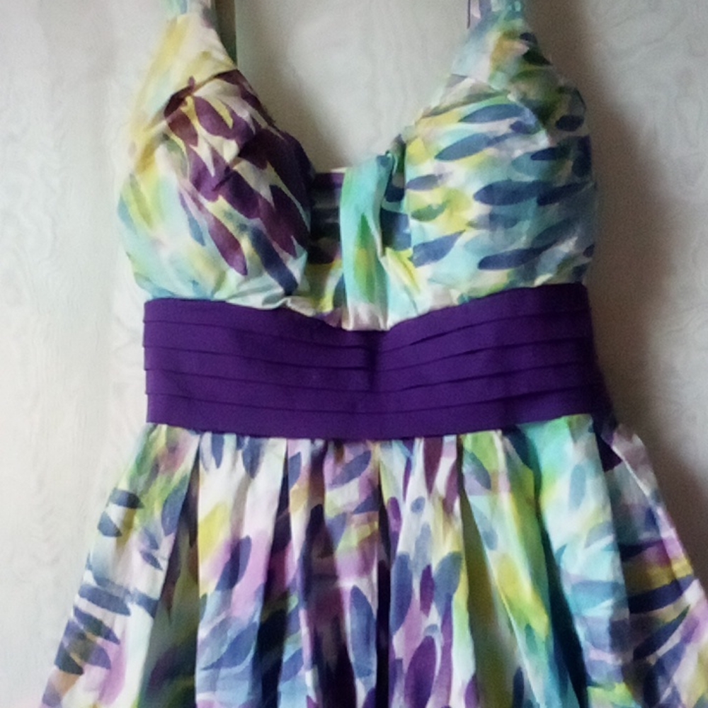 Beautiful floral mini dress - Picture 9 of 13